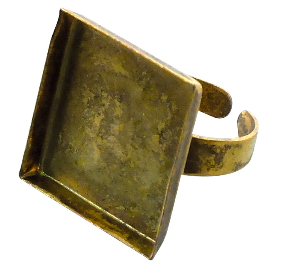 Kvadratisk ring med fäste – Antikguld